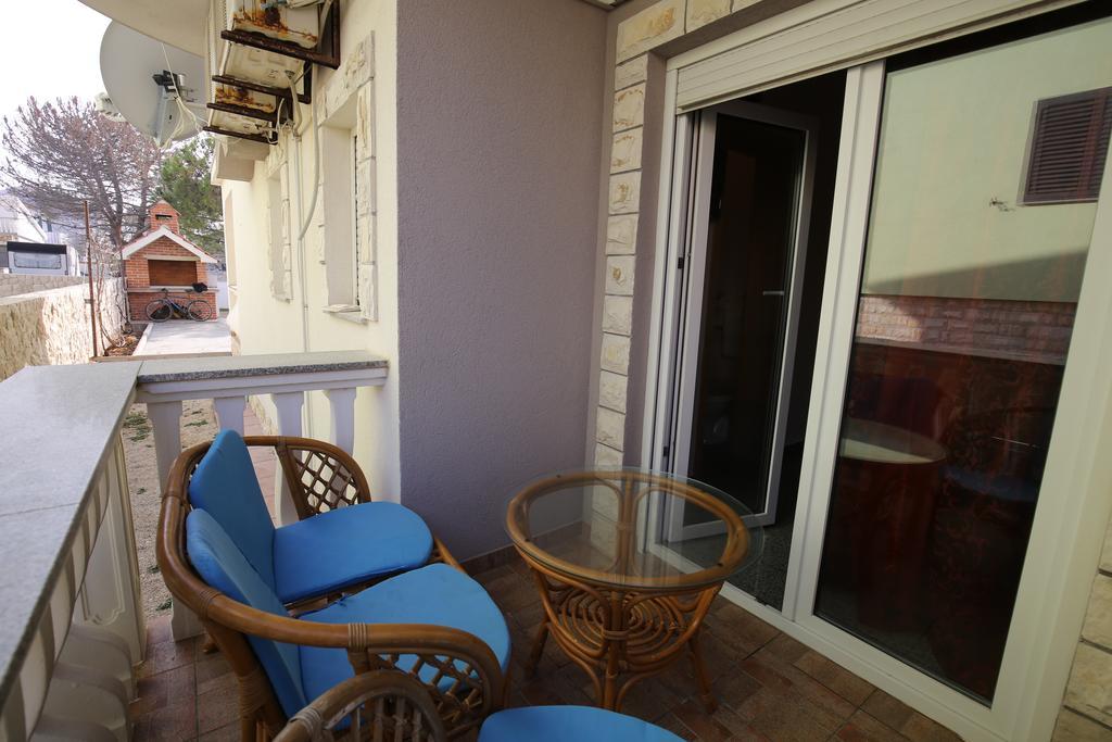 Apartments Tina P Vir Exterior foto