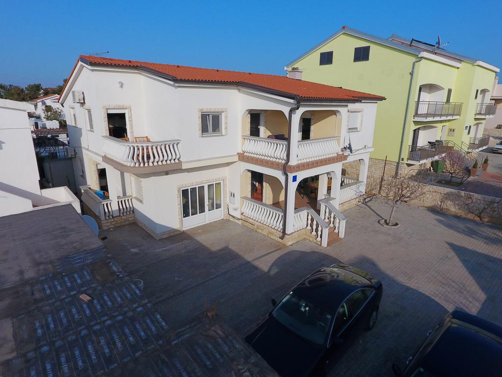 Apartments Tina P Vir Exterior foto